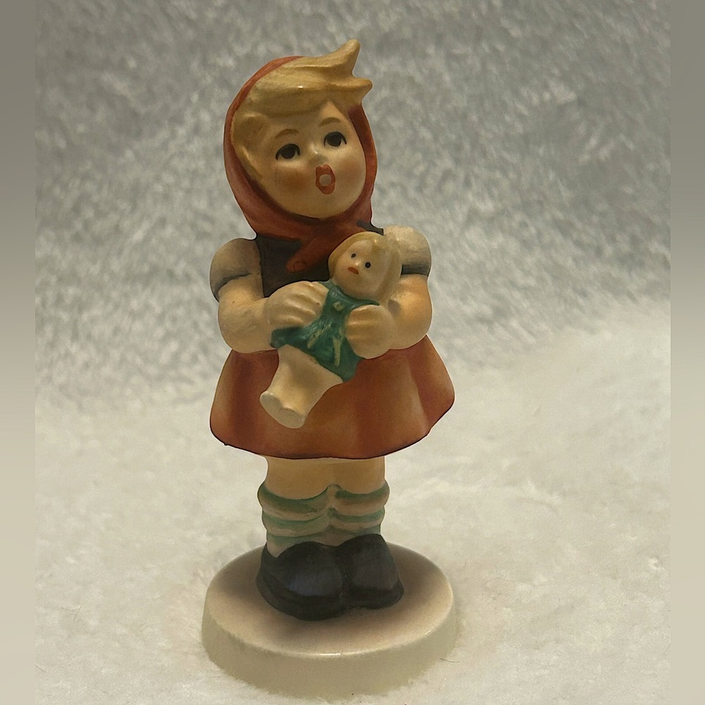 Goebel porcelain girl figurine